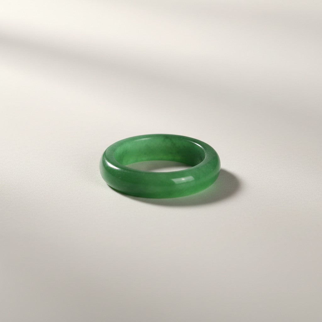 Green jade finger ring