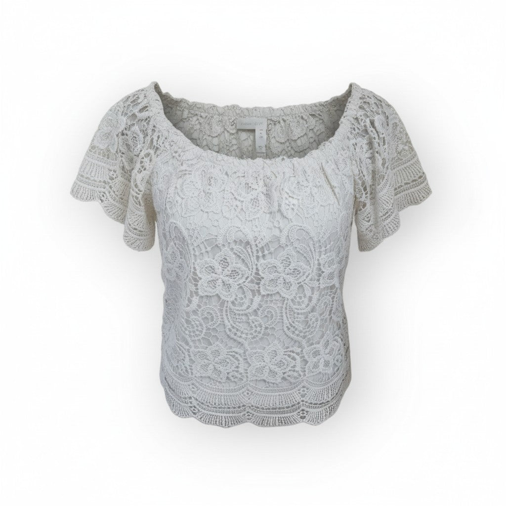 White lace Thai-Lao blouse with short sleeves, front view