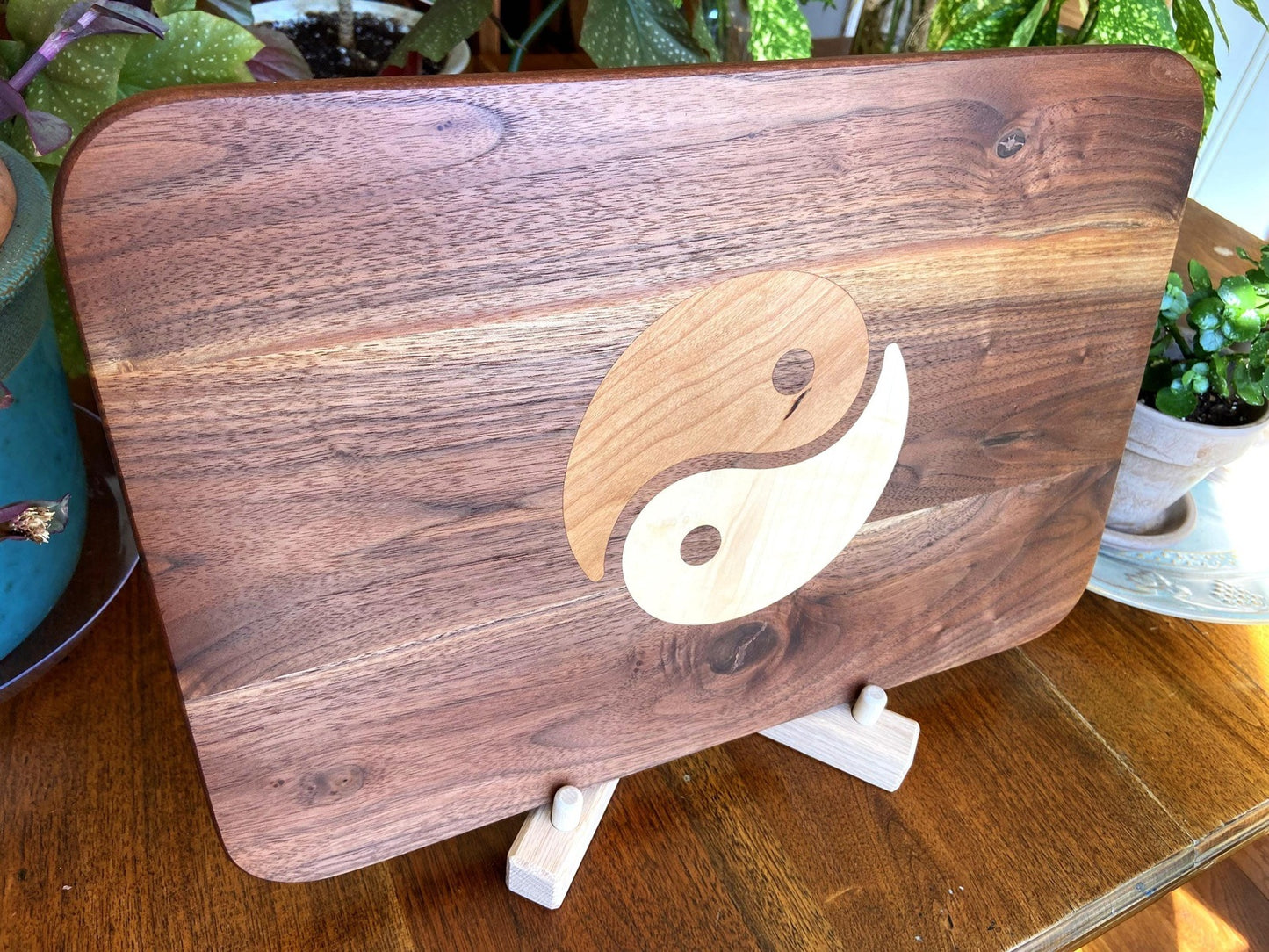 Walnut Charcuterie Board - Cherry & Maple Yin Yang Inlay