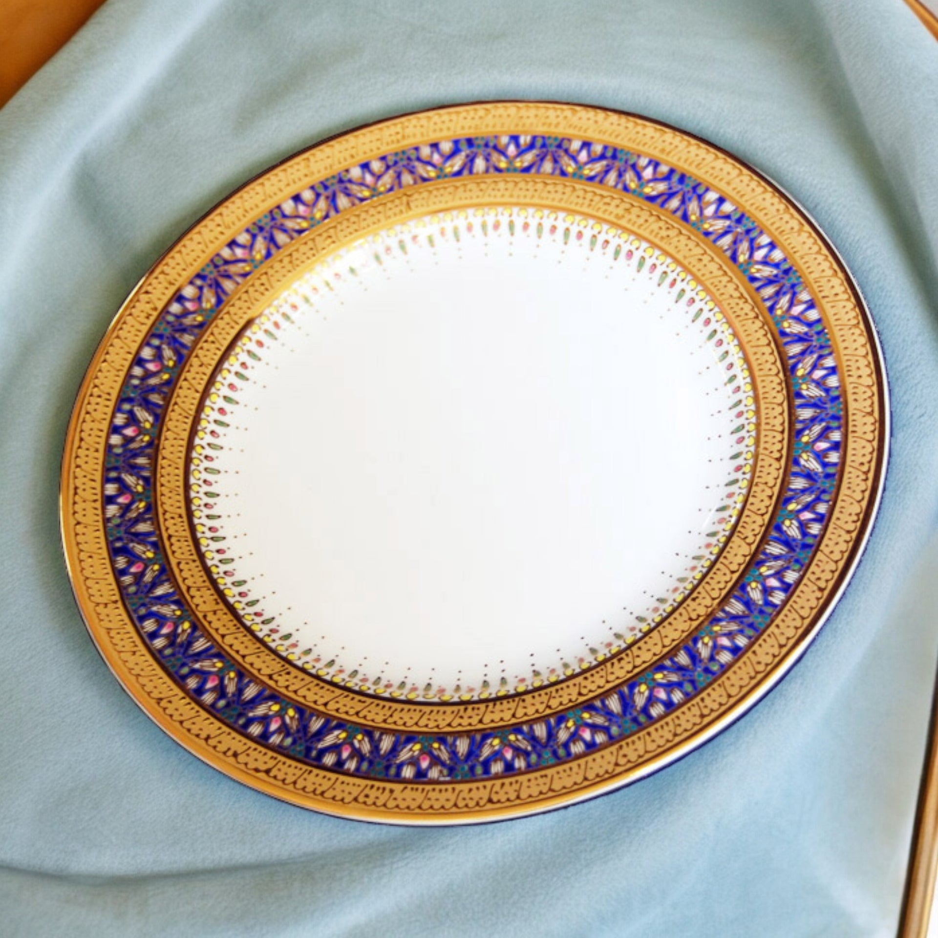 Plates & Tableware - hand-painted Benjarong porcelain