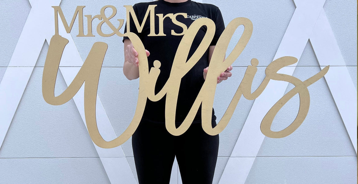 Mr & Mrs Last Name Sign