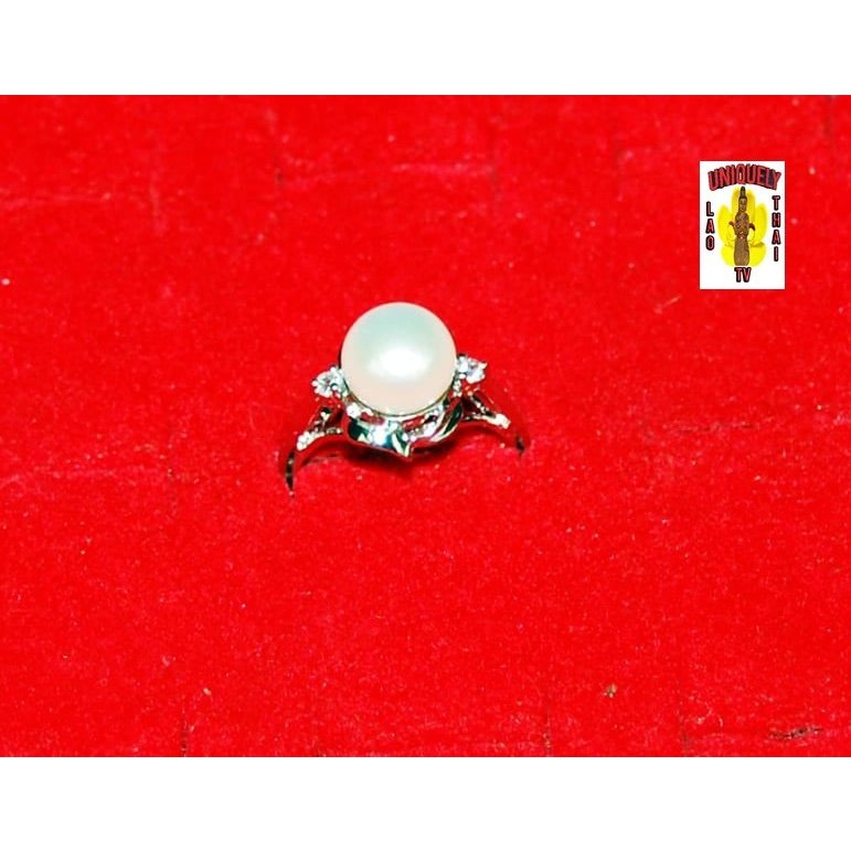 Single White-Pearl Silver Ring
